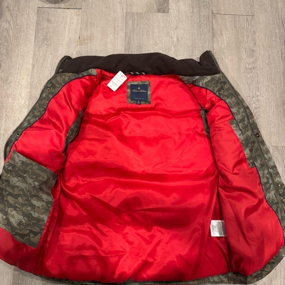BROOKS BROTHERS Duck Down Puffer Vest Full Zip Printed Horse Camo Sz M NWT - Picture 3 of 6